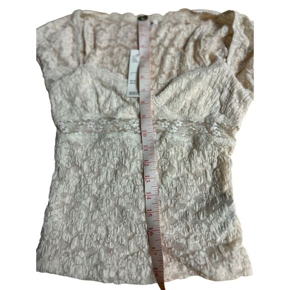 Urban Outfitters Women's Ivory Lace Floral Crop Top Size S - Picture 1 of 10